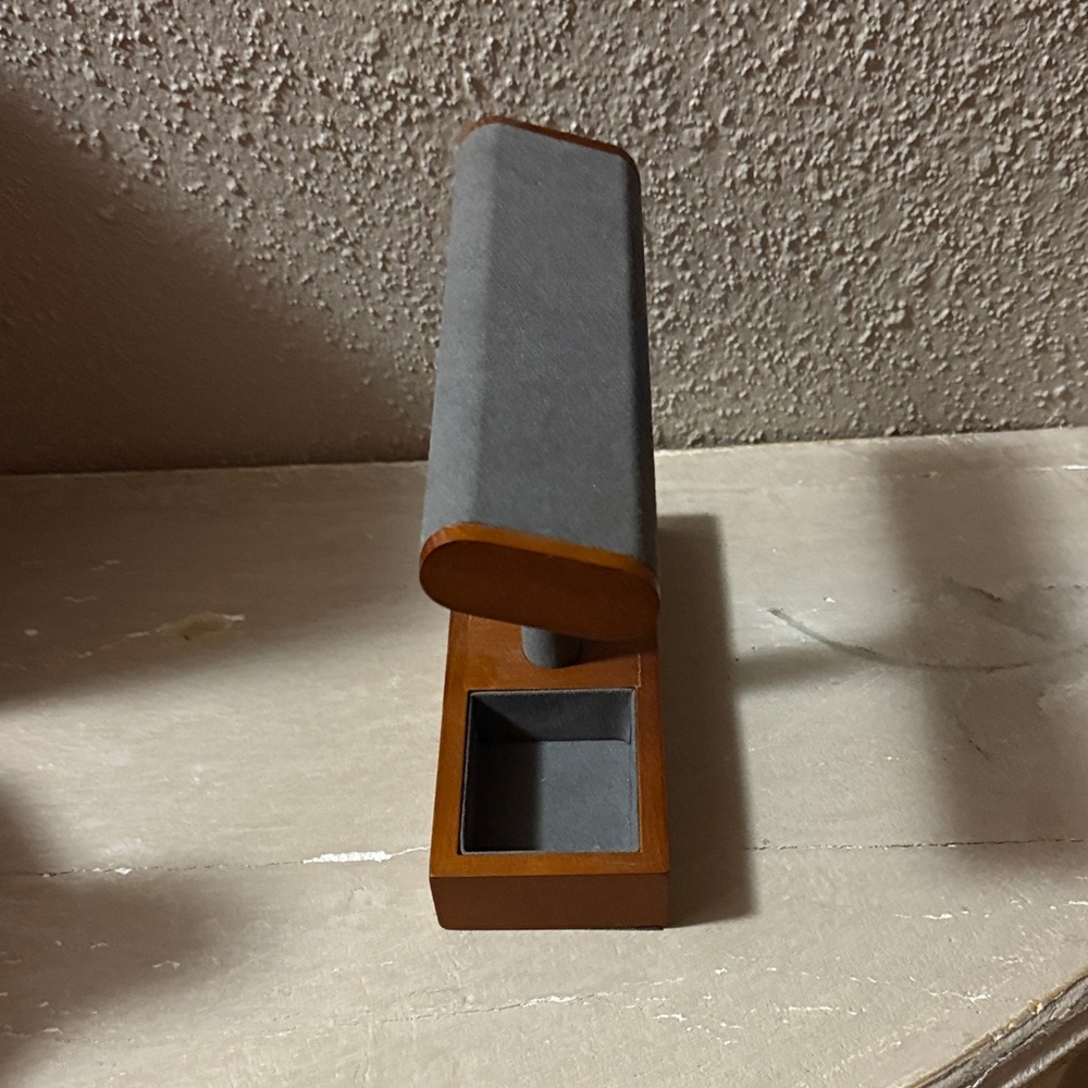 Wood Accessory holder - Picture 3 of 4